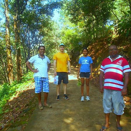 Sapphire Holiday Resort Ratnapura Esterno foto