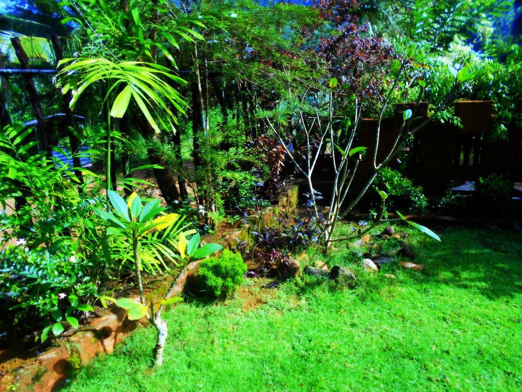 Sapphire Holiday Resort Ratnapura Esterno foto