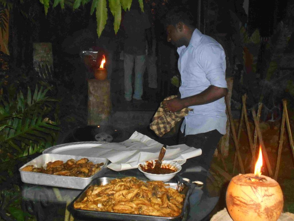 Sapphire Holiday Resort Ratnapura Esterno foto
