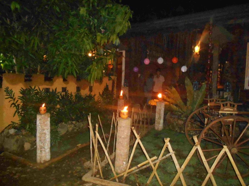Sapphire Holiday Resort Ratnapura Esterno foto