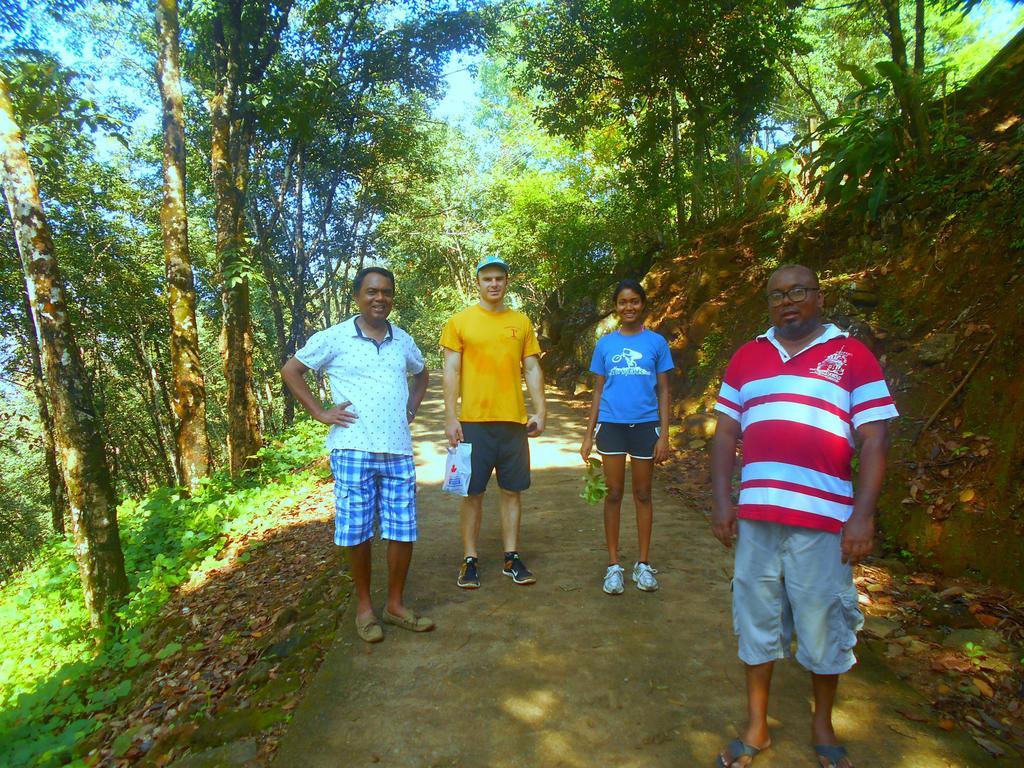 Sapphire Holiday Resort Ratnapura Esterno foto