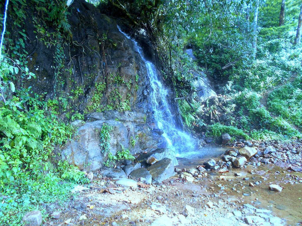 Sapphire Holiday Resort Ratnapura Esterno foto