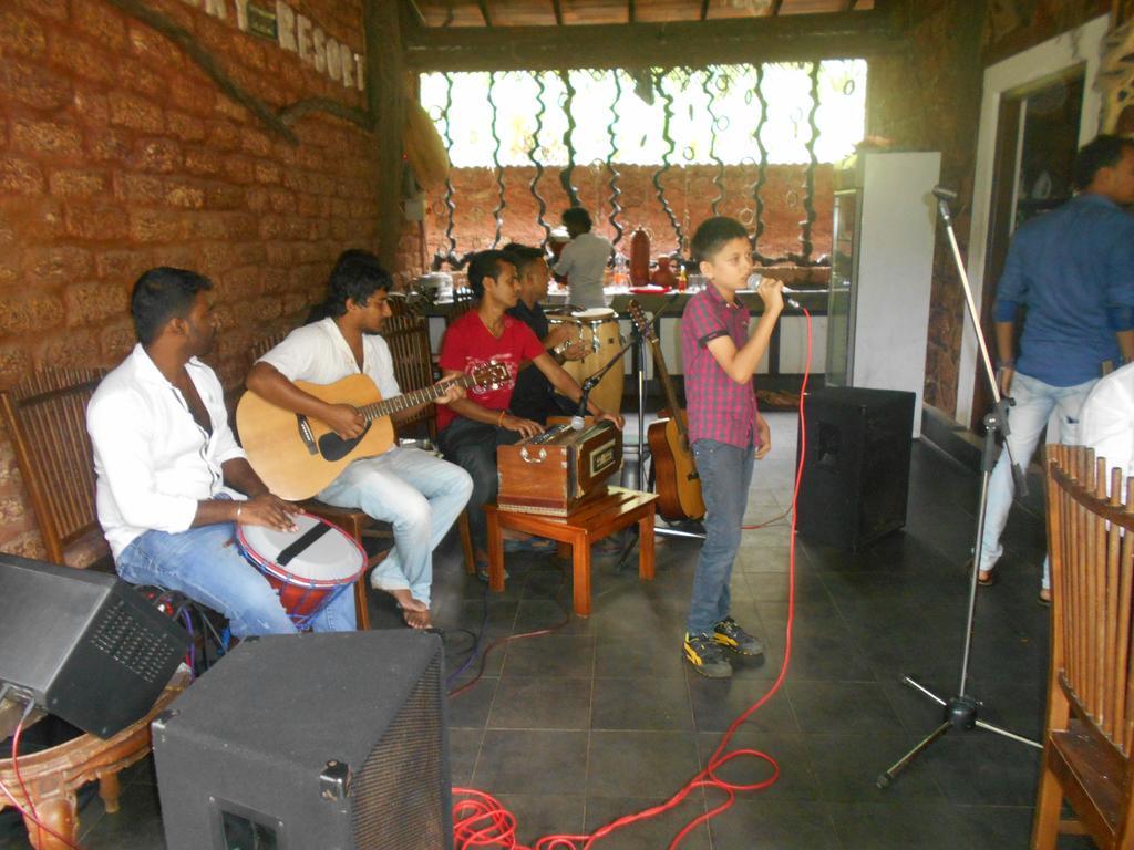Sapphire Holiday Resort Ratnapura Esterno foto
